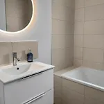 Maison Moderne Et Spacieuse Pres De La *