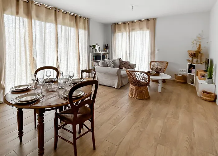 Maison Moderne Et Spacieuse Pres De La *