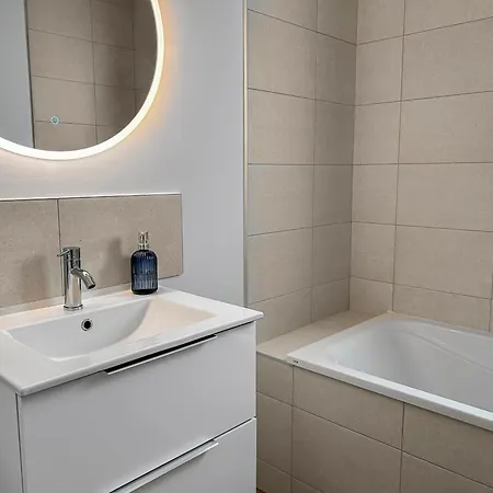 Maison Moderne Et Spacieuse Pres De La *