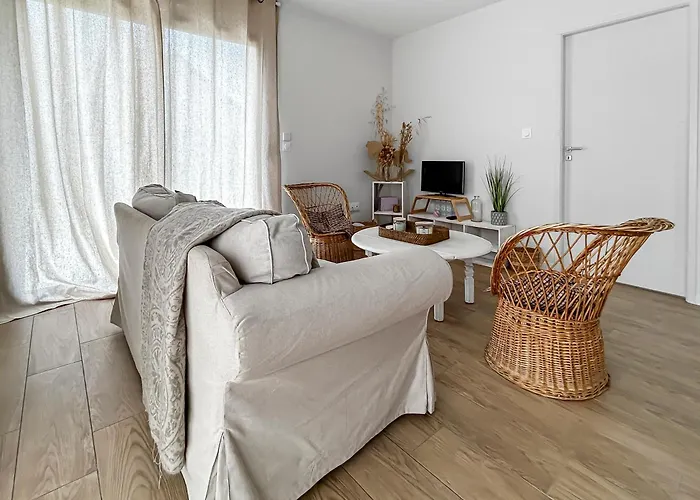 Maison Moderne Et Spacieuse Pres De La Ferienhaus