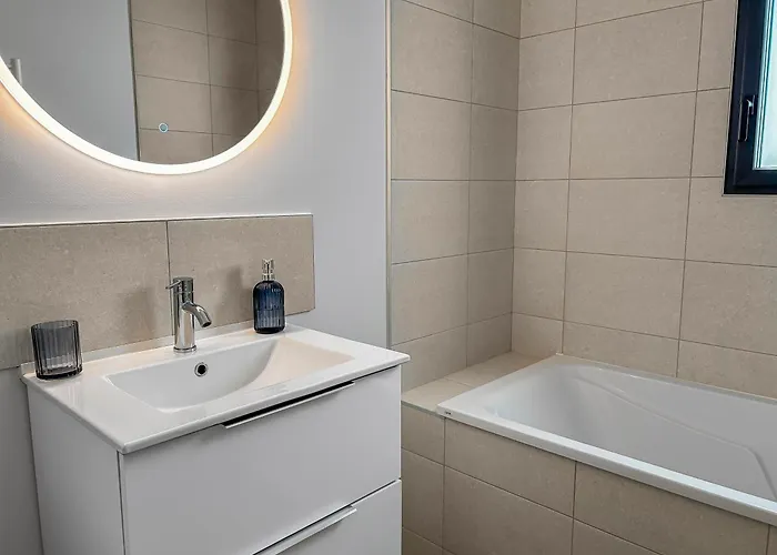 Maison Moderne Et Spacieuse Pres De La *