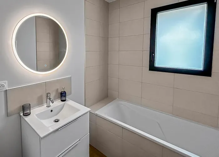 Maison Moderne Et Spacieuse Pres De La *